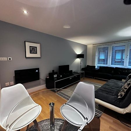 Modern Apartment In Central London By River Thames Екстериор снимка