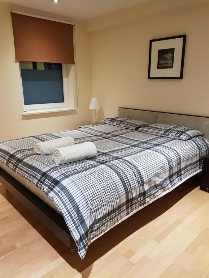 Modern Apartment In Central London By River Thames Екстериор снимка